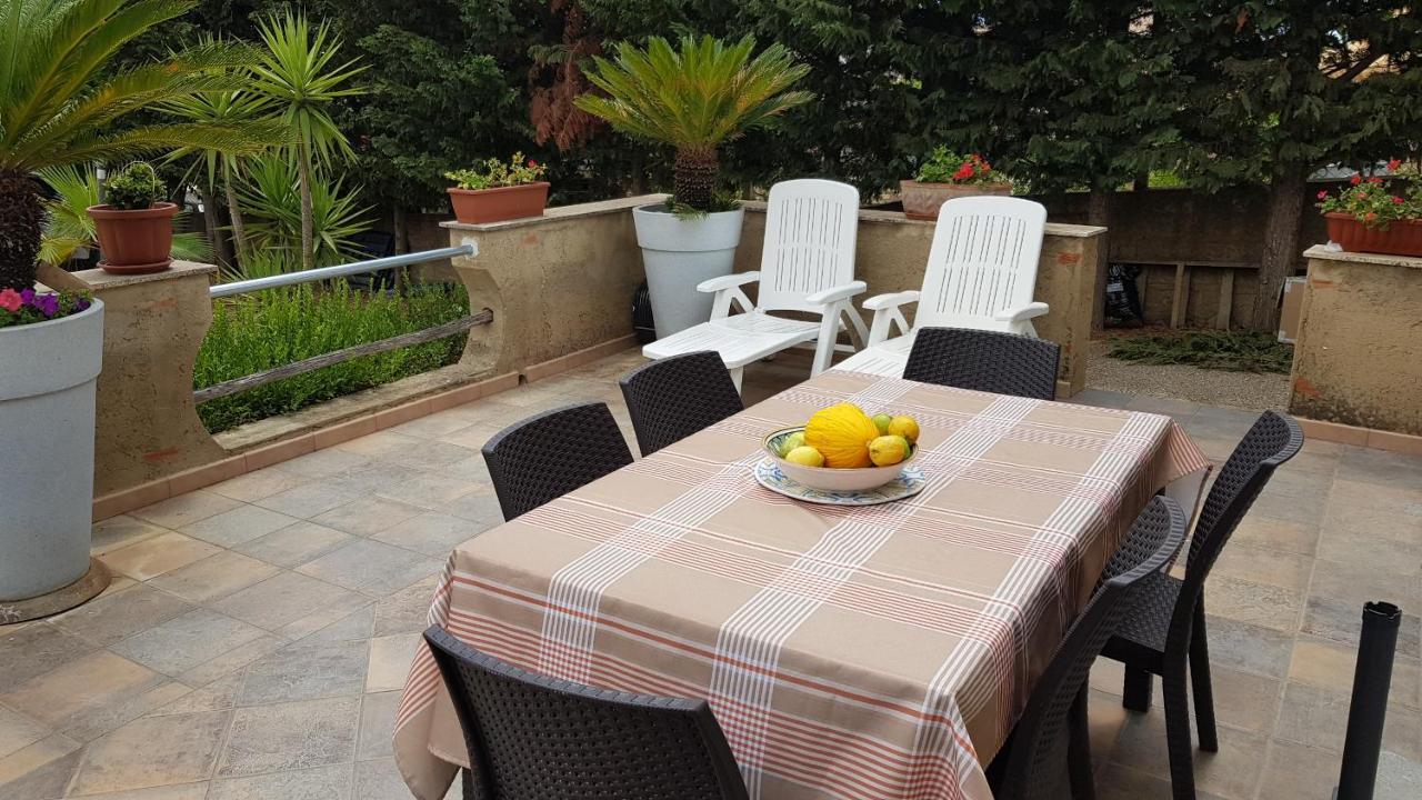 Casa Vacanze Villa Tropia Camastra Exterior photo