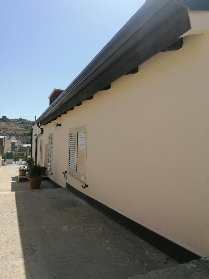 Casa Vacanze Villa Tropia Camastra Exterior photo